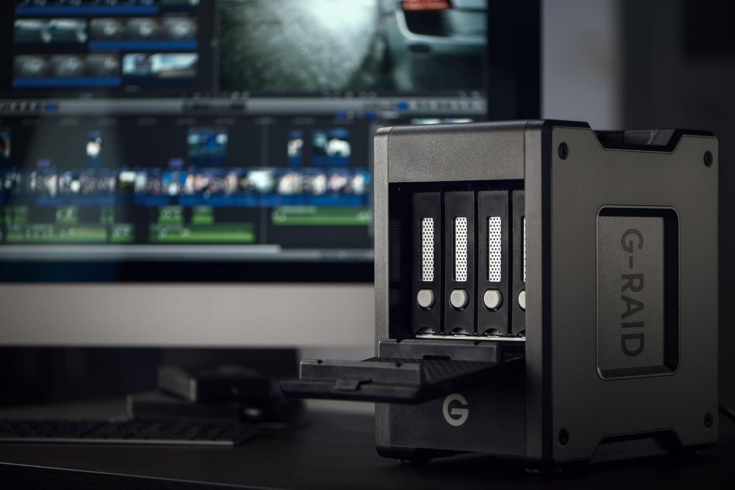 SanDisk Professional 48TB G-RAID Shuttle 4 - Enterprise-Class 4-Bay External Hard Drive, Thunderbolt 3 and USB-C, Transportable, Hardware RAID - SDPH34H-048T-NBAAB - Image 3