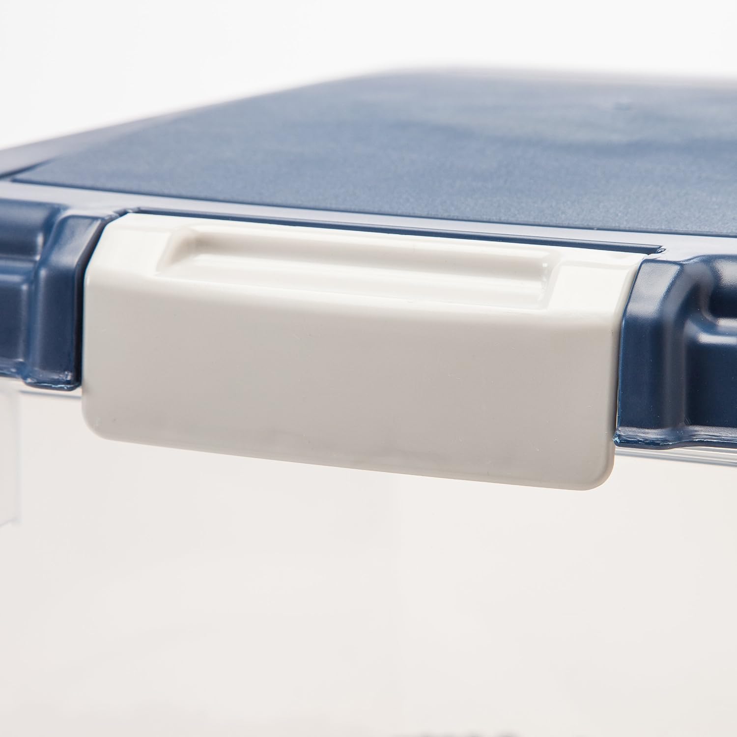 IRIS USA Airtight Dog Food Storage Container, Up to 30 lbs, Attachable Wheels, for Dog Cat Bird and other Pet Food Storage Bin, Keep Fresh, Easy Mobility, BPA Free, Navy - Image 7