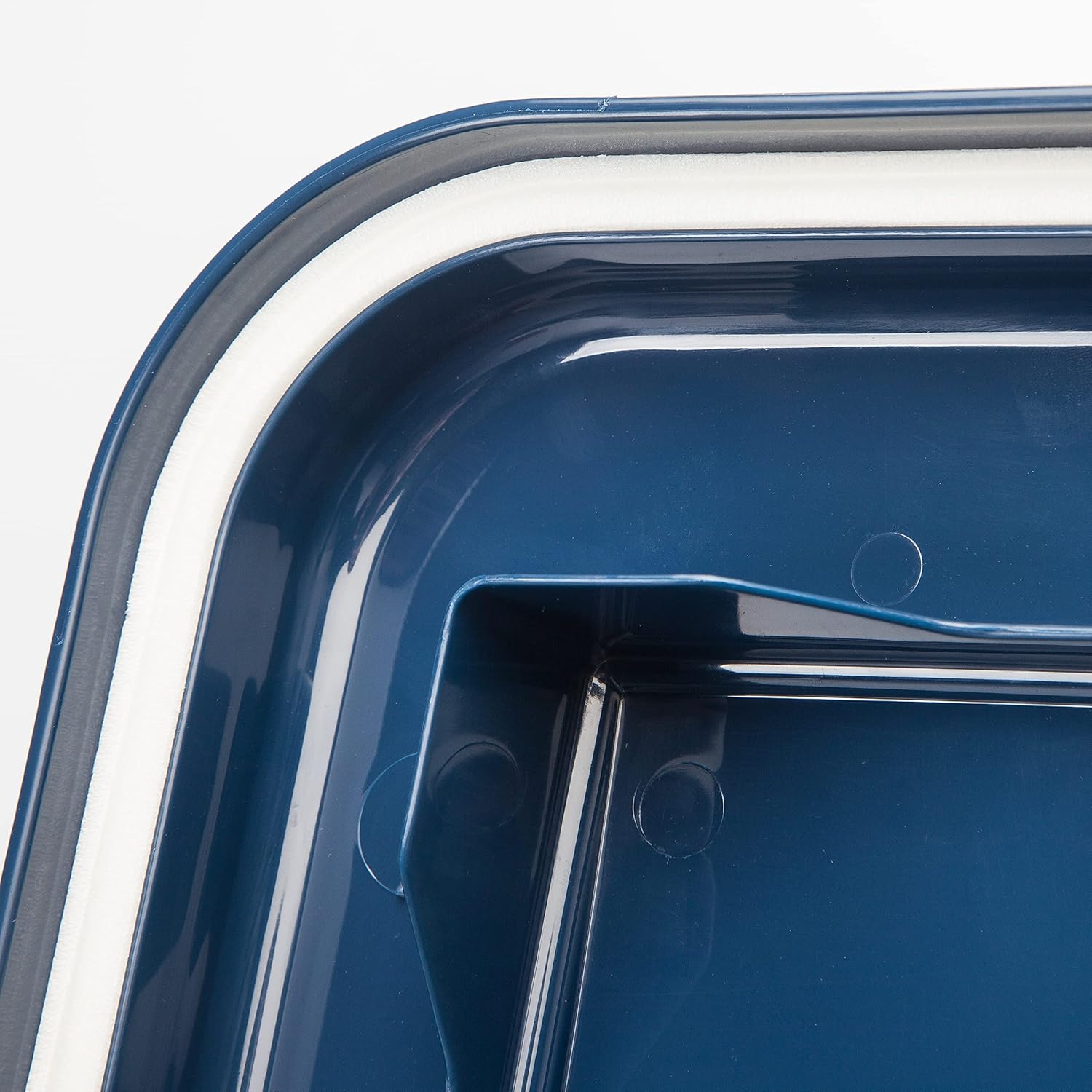 IRIS USA Airtight Dog Food Storage Container, Up to 30 lbs, Attachable Wheels, for Dog Cat Bird and other Pet Food Storage Bin, Keep Fresh, Easy Mobility, BPA Free, Navy - Image 8