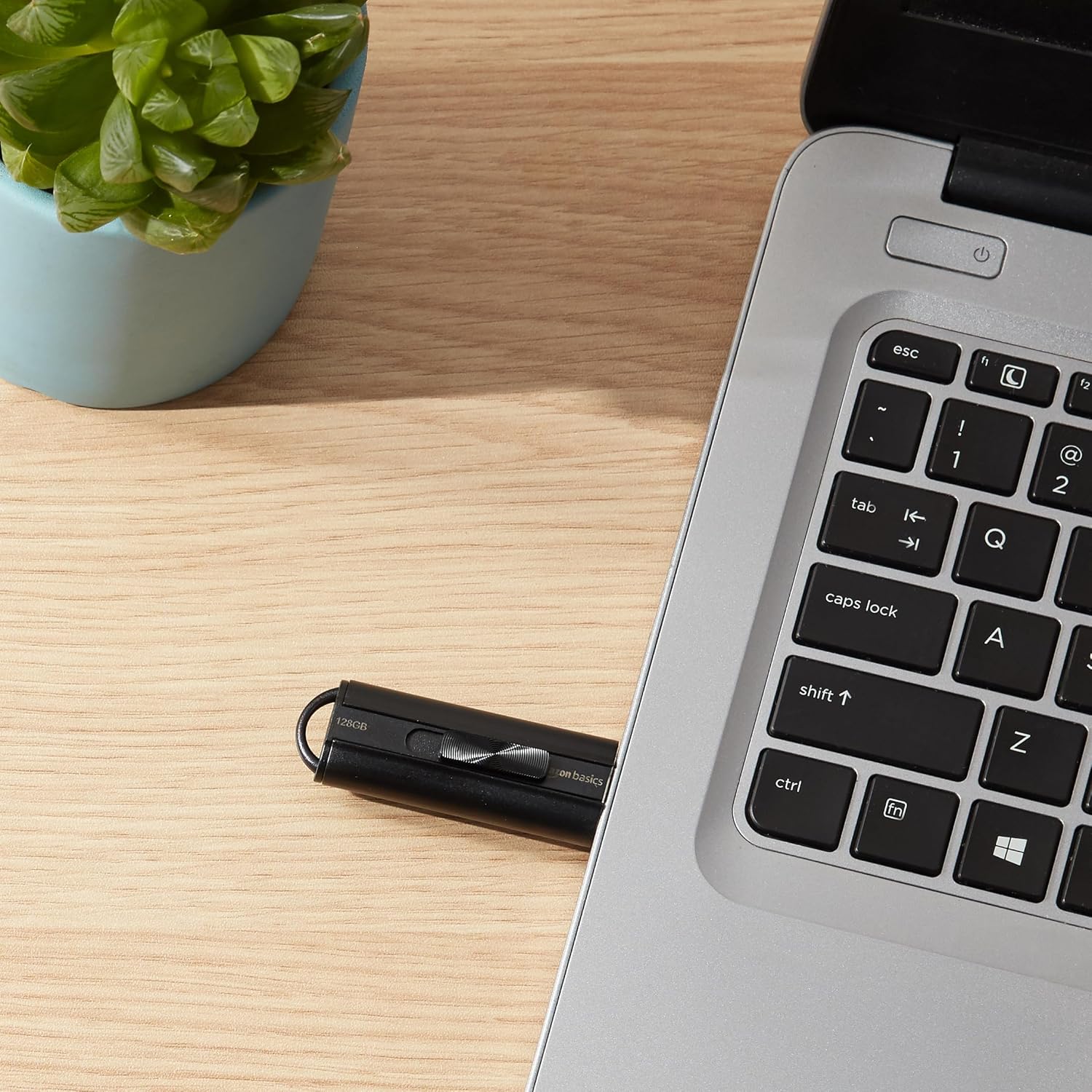 Amazon Basics 128 GB Ultra Fast USB 3.1 Flash Drive, Black - Image 4