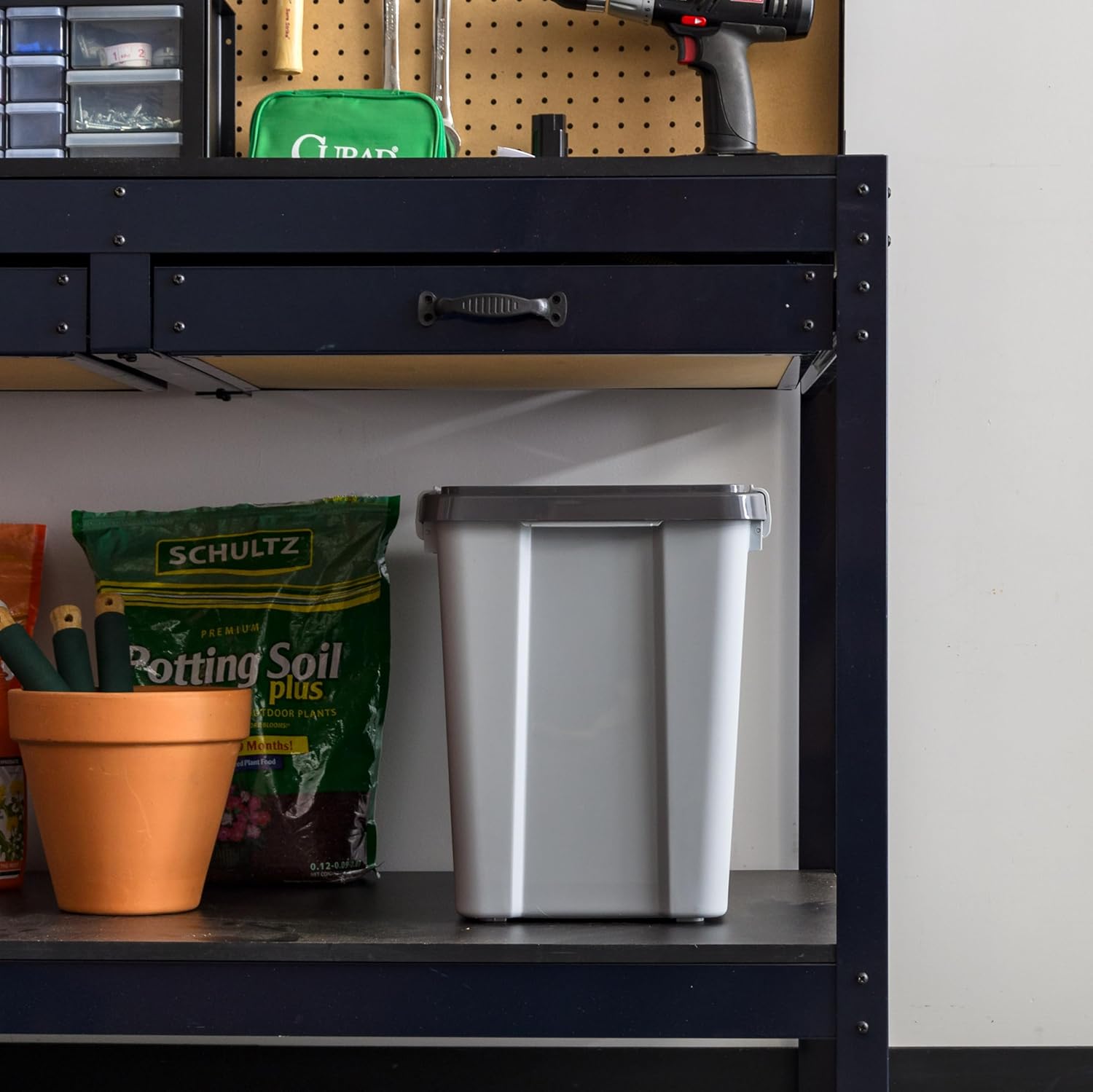 IRIS USA Stackable Dog Food Storage Container with 2 Cup Scoop, 4 Secure Latches, Fits up to 30 lbs, Pet Dry Food Bin, Gasket Seal Lid, BPA Free, Stackable, Easy Measure, Gray/Dark Gray - Image 10