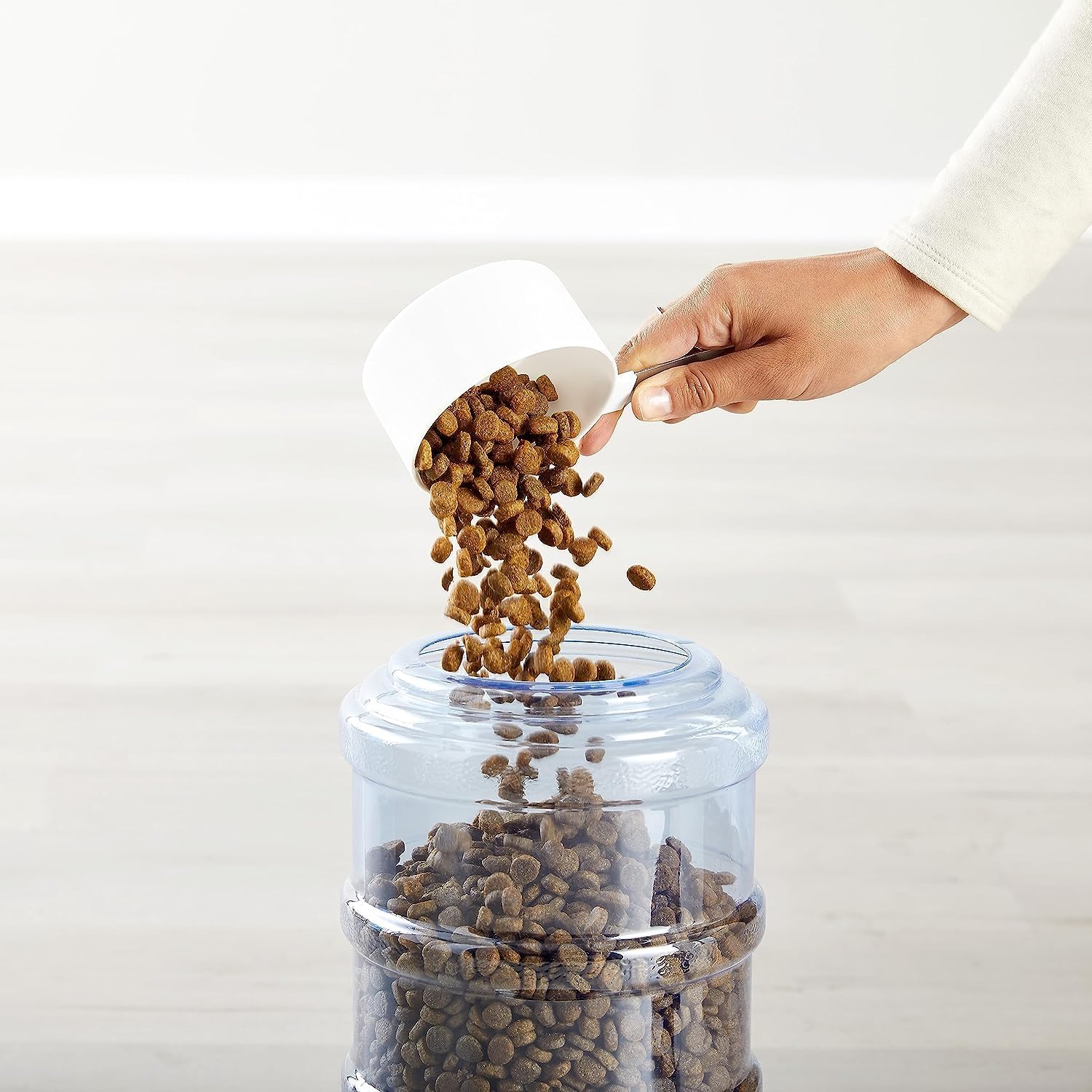 Amazon Basics Automatic Dog Cat Water Dispenser Gravity Feeder Set, Pack of 2, Small, 6-Pound Food Capacity, 1-Gallon, Gray - Image 5