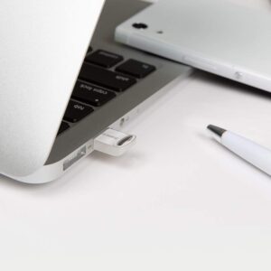 Transcend 32GB JetFlash 710 USB 3.1/3.0 Flash Drive (TS32GJF710S), Silver